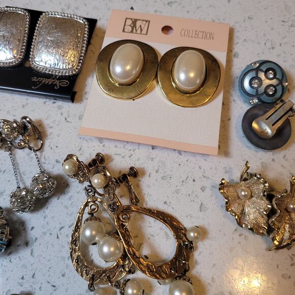 Vintage Costume Clip On Earrings Lot 26 Pairs 1 Necklace - Picture 5 of 7